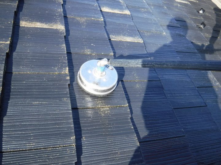 屋根塗装の高圧洗浄