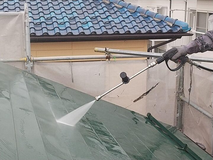 屋根高圧水洗浄　状況