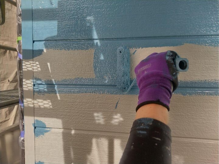 外壁中塗り　状況